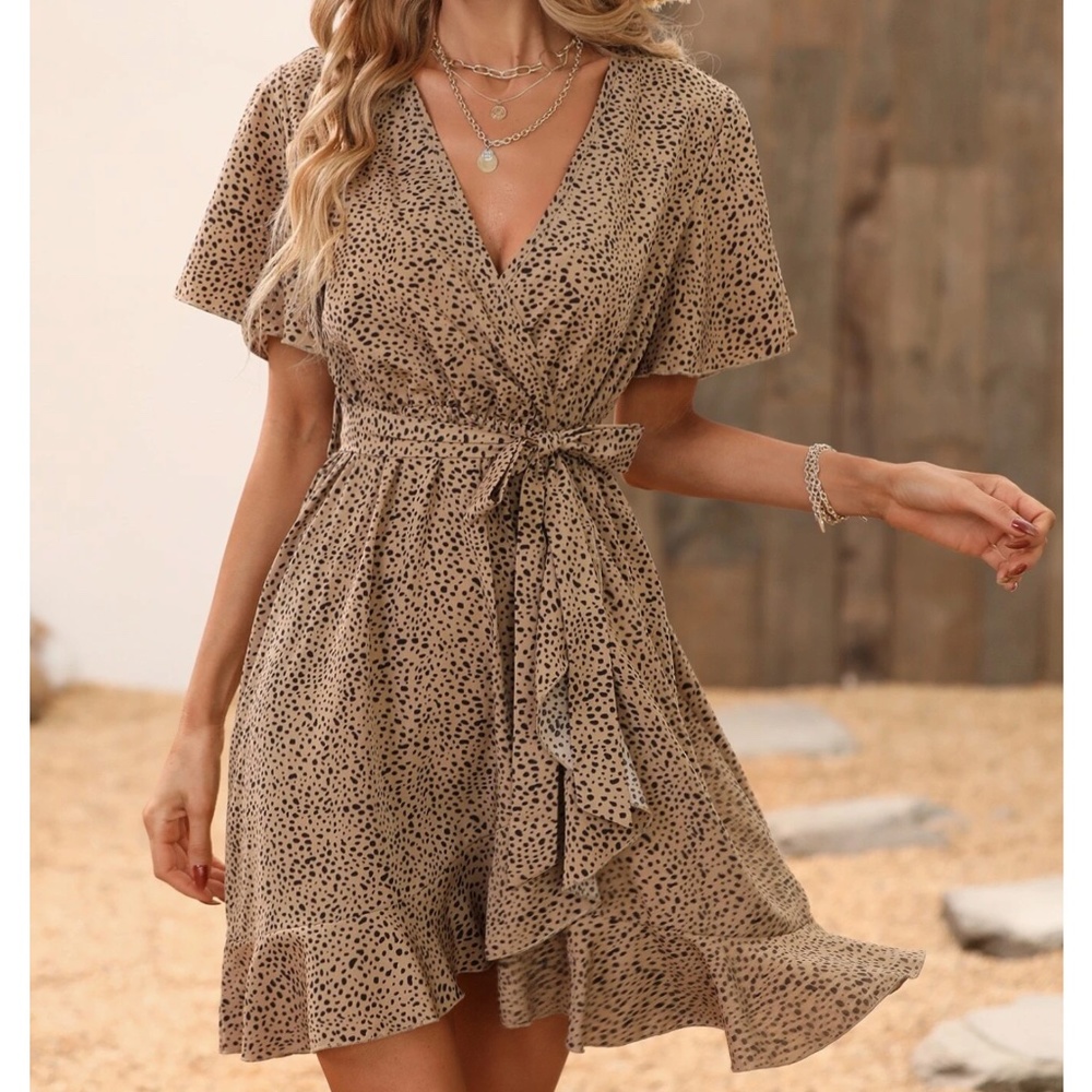 Leopard Print Butterfly Sleeve Belted Mini Dress - Picture 4 of 8